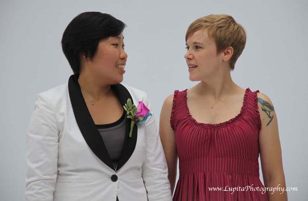 Lupita Photography: Same sex marriage photographer in NYC: Queens, Bronx, Brooklyn, Staten Island, Manhattan.