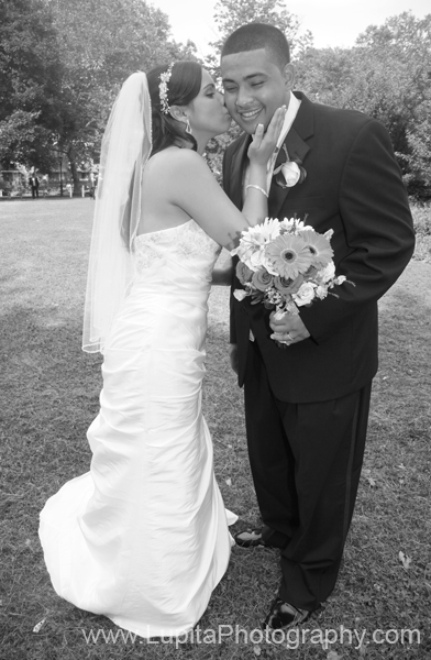 Lupita Photography: Wedding, sweet 16 photo and video services. New York City (Brooklyn, Staten Island, Bronx, Manhattan, Queens ), Long Island, Connecticut, New Jersey, U.S.A.